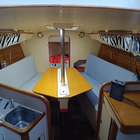 Hotel Experience On A Sailboat To Sleep Sant Adrià de Besòs Esterno foto